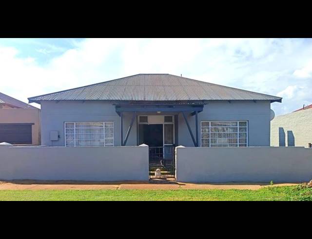 7 BEDROOM HOUSE FOR SALE IN GEDULD